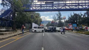 Tras bloqueo, Neto Bran promete permisos y perdona multas a taxistas no autorizados