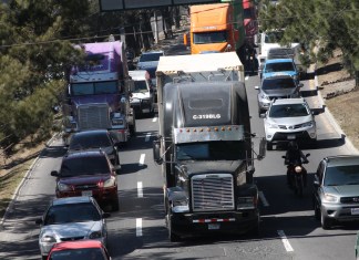 Oficializan restricciones de paso para transporte pesado durante Semana Santa 2026.