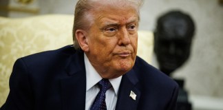 Trump anuncia respaldo a navieras ante riesgo en ruta clave del petróleo mundial.