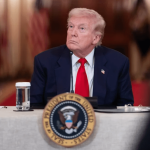 El presidente de Estados Unidos, Donald Trump, afirmó que vendra un "ataque muy duro" contra Irán tras considerar que este se ha rendido. Foto La Hora: EFE