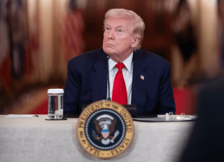 El presidente de Estados Unidos, Donald Trump, afirmó que vendra un "ataque muy duro" contra Irán tras considerar que este se ha rendido. Foto La Hora: EFE