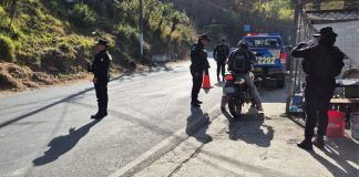 Operativo de tránsito realizado en Chinautla. Foto La Hora: PNC