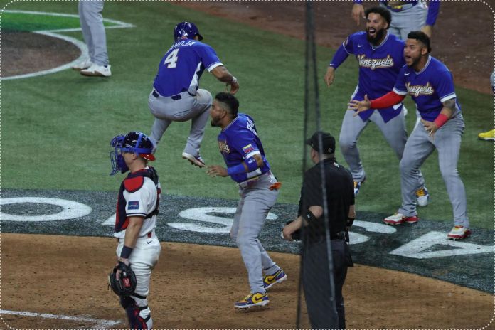 La final del Clásico Mundial de Béisbol 2026 entre EE.UU. y Venezuela se jugó en el estadio LoanDepot Park de Miami, Florida. Foto La Hora: EFE