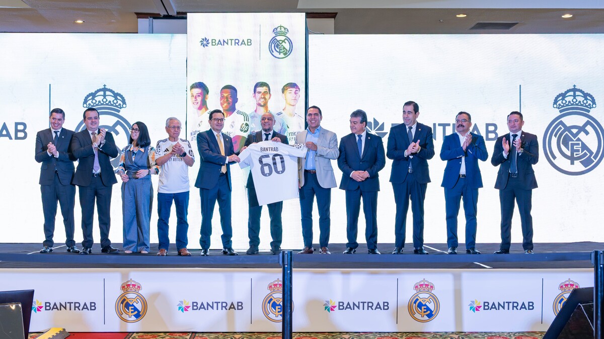 Bantrab reúne al deporte y el liderazgo  en Encuentro de Bienestar con la participación de Roberto Carlos