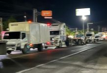 De acuerdo con Provial, en Río Hondo, Zacapa, persiste un bloqueo de transportistas, lo que está afectando el tránsito. Foto La Hora: Redes Sociales