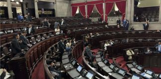 En la sesión de este 17 de marzo, los diputados del Congreso juramentaron a los magistrados del TSE para el periodo 2026-2032. Foto La Hora: José Orozco