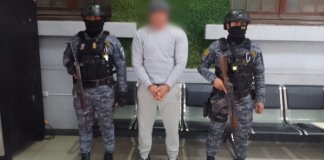 Alias “Chele Peña”, el binacional requerido por narcotráfico es extraditado hacia EE. UU. Foto La Hora: Mingob.
