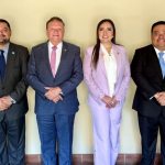 Claudia Paredes inaugura su primer juzgado en Sololá en compañia del jefe de Vamos, Allan Rodríguez. Foto La Hora: OJ