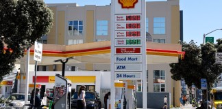 Fotografía de archivo de una estación de gasolina en San Francisco.