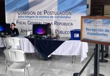 La Comisión de Posutulación para elegir candidatos a fiscla general abrió el período de recepción de descargo a favor de 6 aspirantes con tachas. Foto La Hora: Daniel Ramírez