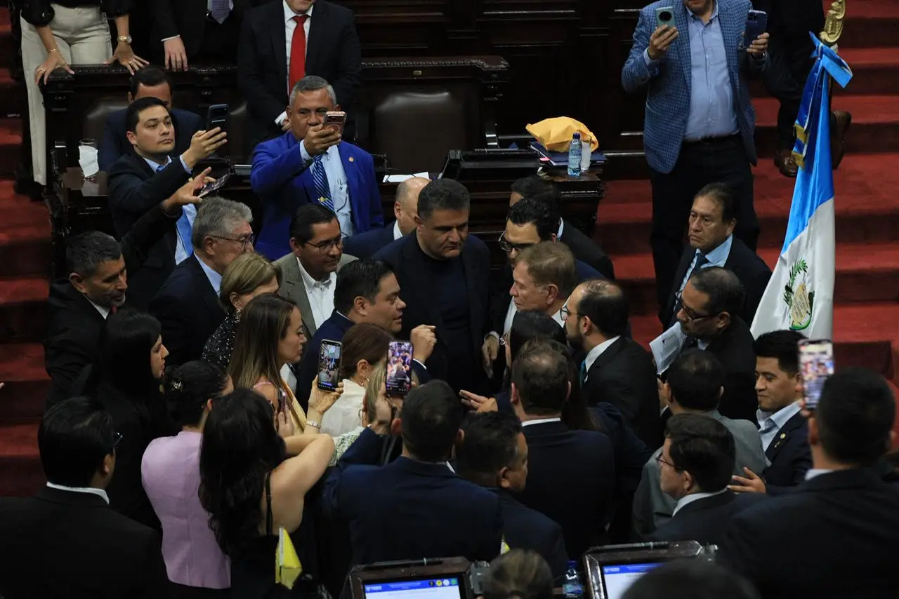 Durante la sesión en el Legislativo, hubo cruce de palabras en varias ocasiones por la elección de magistrados para la CC. Foto La Hora: Daniel Ramírez