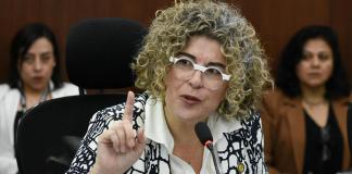 La ministra de Economía, Gabriela García, responde por la negociación de la eliminación del arancel a varios productos de Guatemala. Foto: La Hora / José Orozco