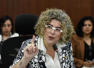 La ministra de Economía, Gabriela García, responde por la negociación de la eliminación del arancel a varios productos de Guatemala. Foto: La Hora / José Orozco