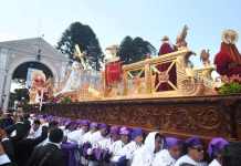 Jesús Nazareno Redentor del Mundo del barrio El Gallito, saldrá a las calles de la zona 3 como cada Cuarto Domingo de Cuaresma. Foto La Hora: Sergio Osegueda