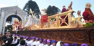 Jesús Nazareno Redentor del Mundo del barrio El Gallito, saldrá a las calles de la zona 3 como cada Cuarto Domingo de Cuaresma. Foto La Hora: Sergio Osegueda