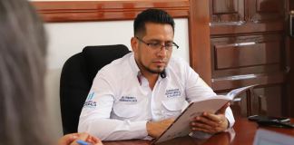 El exgobernador Fernando Rodríguez Klarck fue capturado este viernes vinculado al asesinato del ingeniero José Carlos Dubón en 2022. Foto La Hora: FB/Gobernación Departamental de Alta Verapaz