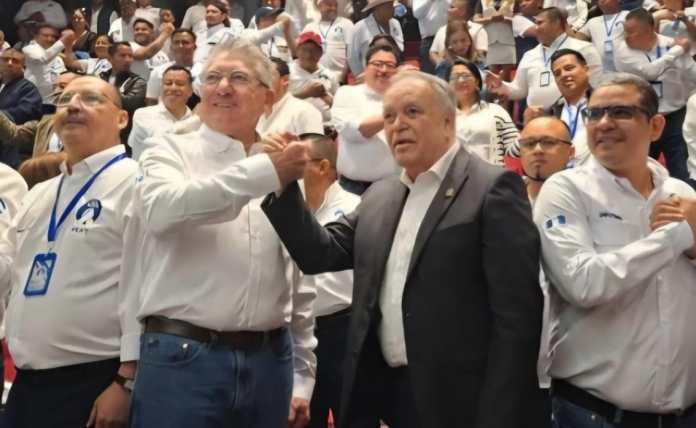 giovanni reyes partido azul El economista y excandidato presidencial Giovanni Reyes ahora es miembro de la dirigencia del partido Azul.