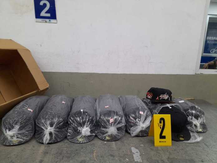 400 gorras incautadas en operativo contra uso ilegal de marca.