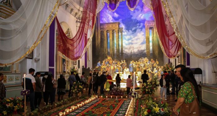 La velación comenzó la mañana de este viernes 6 de febrero en la iglesia de Jocotenango. Foto La Hora: Hermandad de Jocotenango