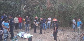 Las dos personas presuntamente trabajan en la excavación del pozo cuando ocurrió el accidente. Foto La Hora: Asonbomd