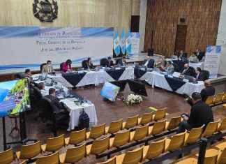 La Comisión de Postulación para elegir candidatos a fiscal general se enfrascó en una discusión por lo que informaran a la CC en el marco de un nuevo amparo. Foto La Hora: Sergio Osegueda