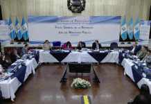 La Comisión de Postulación para elegir candidatos a fiscal general dejó fuera del proceso en forma definitiva a 10 aspirantes. Foto La Hora: Sergio Osegueda