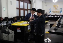 La Corte de Constitucionalidad permitió que la elección de magistrados de TSE continúe con la nómina entregada por la comisión tras denegar amparos. Foto La Hora: José Orozco