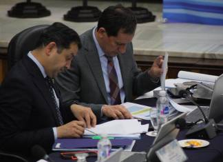 Los aspirantes excluidos presentaron sus descargos a la Comisión de Postulación que se prepara para revisar documentos. Foto La Hora: Daniel Ramírez