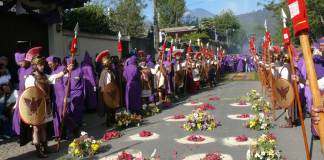 Cortejos procesionales desde la Antigua Guatemala. Foto: Sergio Vásquez