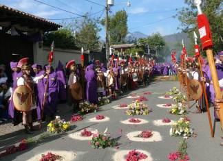 Cortejos procesionales desde la Antigua Guatemala. Foto: Sergio Vásquez