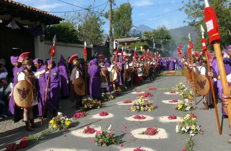 Cortejos procesionales desde la Antigua Guatemala. Foto: Sergio Vásquez