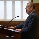 El presidente Bernardo Arévalo sigue sin pronunciarse sobre la elección de Roberto Molina Barreto como magistrado de la CC.