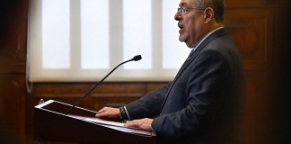 El presidente Bernardo Arévalo sigue sin pronunciarse sobre la elección de Roberto Molina Barreto como magistrado de la CC.