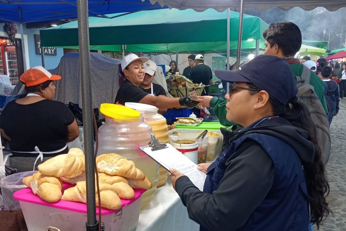 Realizan supervisión sanitaria durante actividades comunitarias en negocios en Santa Ana, Antigua Guatemala