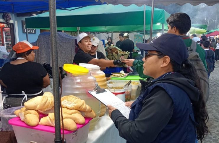 Supervisión sanitaria realizada en actividades comunitarias de Santa Ana, Antigua Guatemala. Foto La Hora: MSPAS