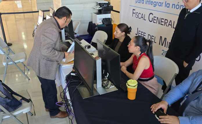 La Comisión de Postulación para fiscal general comenzó este martes la recepción de tachas contra aspirantes a candidatos. Foto La Hora: Sergio Osegueda