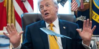 El presidente de Estados Unidos, Donald Trump desde la Casa Blanca aborda direfentes temas, como el de migración. Foto: EFE/EPA/AARON SCHWARTZ / POOL