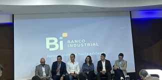 Representantes de Banco Industrial durante el evento "Aliados para tu inversión", Banca Empresarial. Foto: Cortesía Banco Industrial.