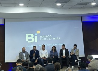 Representantes de Banco Industrial durante el evento "Aliados para tu inversión", Banca Empresarial. Foto: Cortesía Banco Industrial.