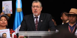 Arévalo da inicio revisión de expedientes para Fiscal General y promete cambio con "conciencia" a los 48 cantones.