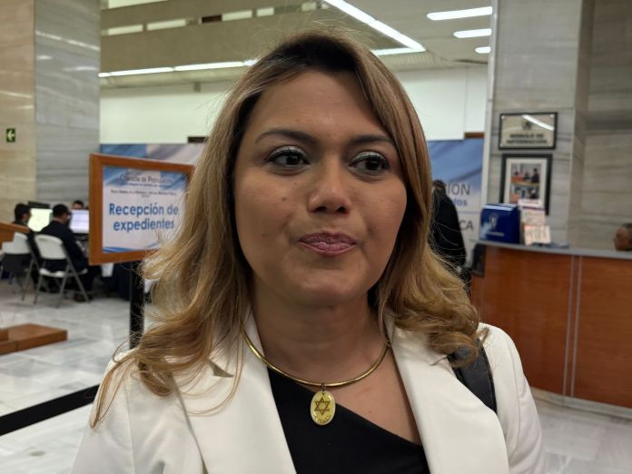 Beyla Adaly Xiomara Estrada Barrientos fue la primera candidata en ser incluida en la nómina de Fiscal General.
