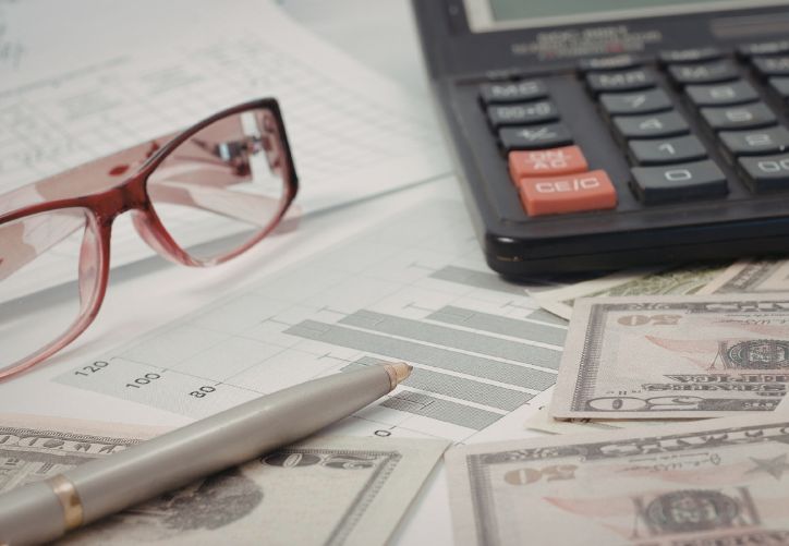 Un crédito puede ayudar a cumplir el sueño de comprar una casa de una persona. Foto: Freepik