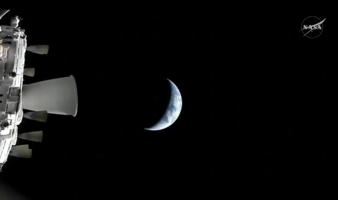 Imagen distribuida por la NASA que muestra la nave Orion de la misión Artemis II en su trayectoria de alejamiento de la Tierra. EFE/ NASA **SOLO USO EDITORIAL/SOLO DISPONIBLE PARA ILUSTRAR LA NOTICIA QUE ACOMPAÑA (CRÉDITO OBLIGATORIO)***