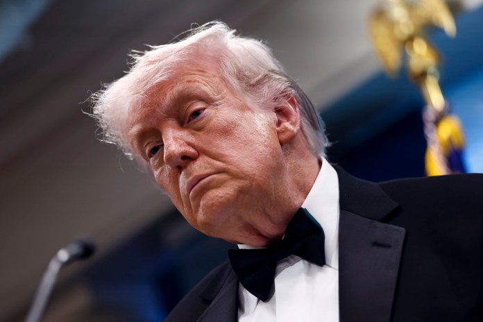 El presidente de Estados Unidos, Donald Trump, durante la rueda de prensa tras el tiroteo en la Cena de Corresponsales de la Casa Blanca. Foto La Hora: EFE