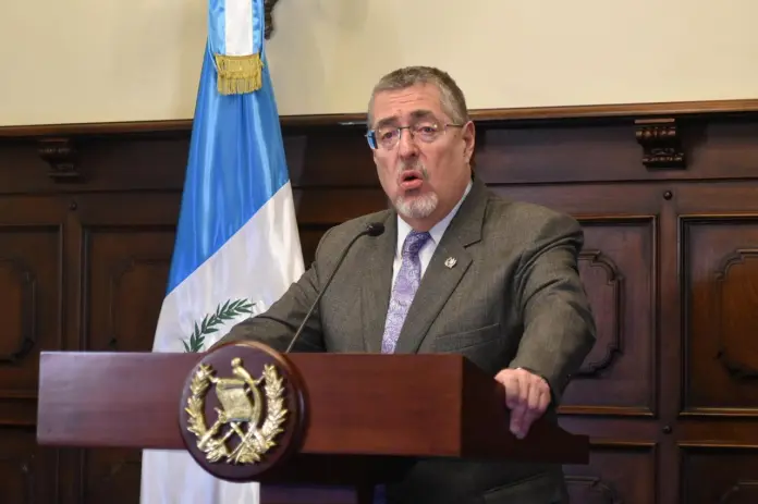 9b506cbf-526e-4a74-93a8-f23941e6f13c Elección de Rector: Arévalo exige proceso democrático y legítimo en la Usac y garantiza seguridad de manifestantes.