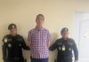Hombre es capturado en Aeropuerto La Aurora por orden de arresto por violencia contra la mujer.