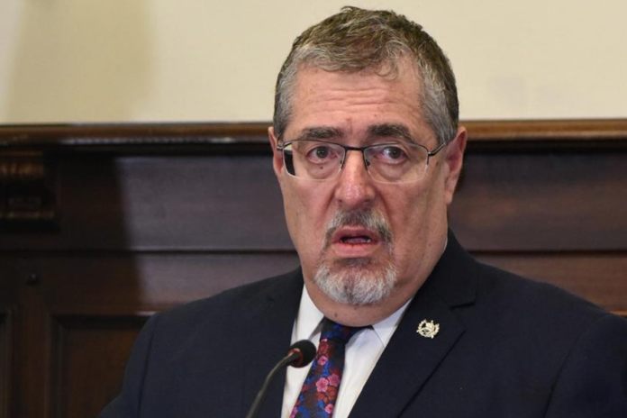 Arévalo señala posibles arbitrariedades en proceso para Fiscal General y espera resolución de impugnaciones.