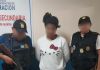 Mujer acusada de secuestro que se ocultaba en México fue entregada a la PNC. Foto La Hora: PNC.