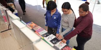 Visita la feria del libro 2006, encontrarás variedad de obras. Foto La Hora: MuniGuate.