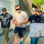 Contralmirante capturado con documentación guatemalteca falsa y vínculos de huachicol. Foto La Hora: RR.SS.